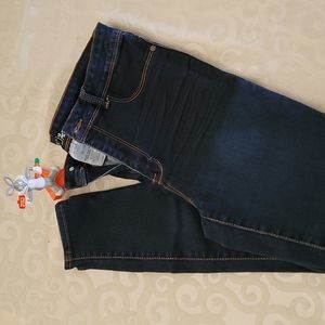 TIME & TRU High rise skinny jean.